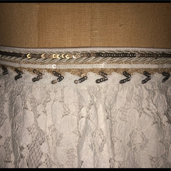 Floral Lace Hollister Skirt - Picture 2 of 4